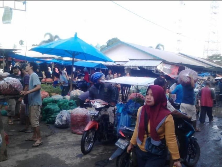 Pedagang Pasar Inpres Kotapinang Keluhkan Kenaikan Tarif Retribusi