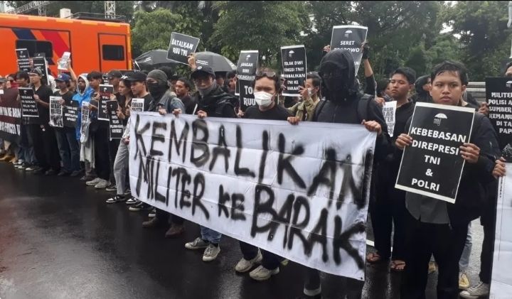 Gugat UU TNI, Mahasiswa Minta MK Batalkan Hasil Revisi dan Hukum Presiden-DPR
