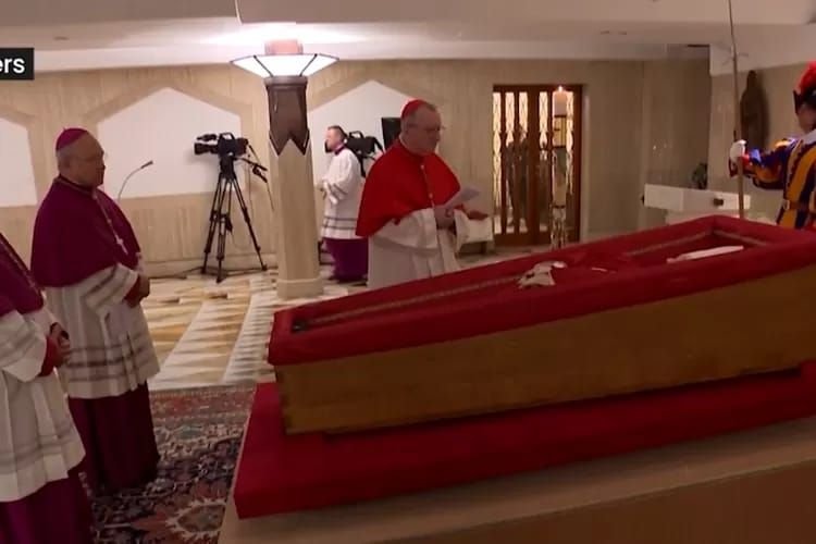 Ini Detail Prosesi Misa Pemakaman Paus Fransiskus