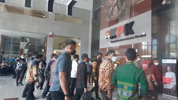 Bobby Nasution Datangi Gedung KPK