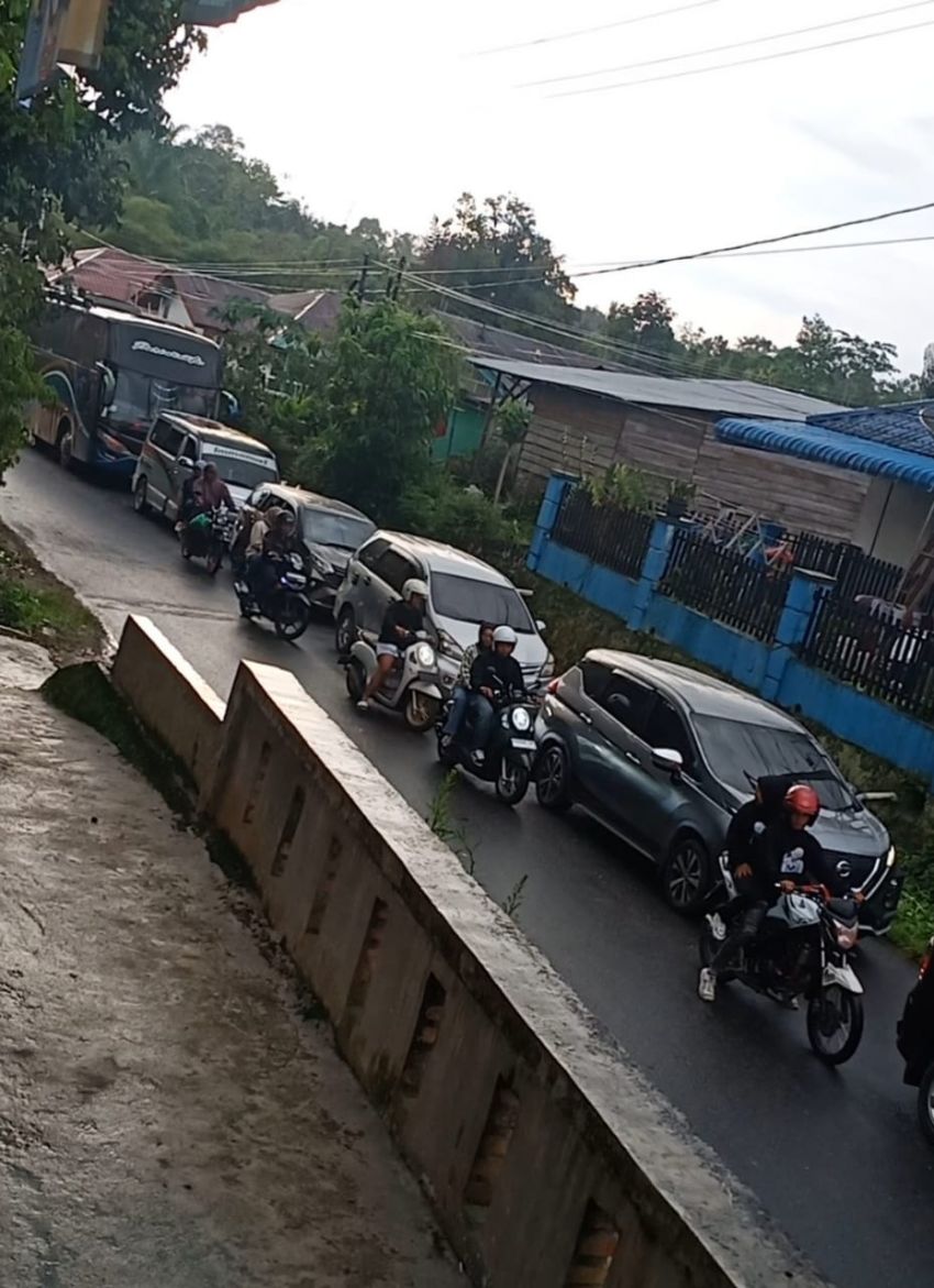 Volume Kendaraan Jalur Sidamanik-Pematangsiantar Padat