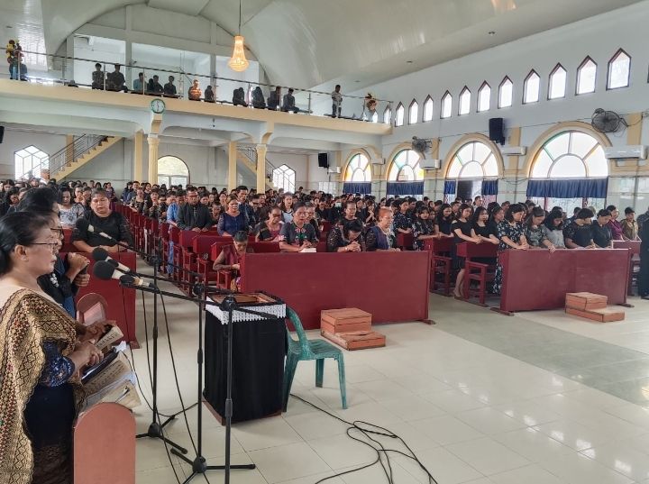 Ibadah Jumat Agung di HKBP Sirantau Hikmat, Jemaat Diajak Refleksikan Kasih Kristus dalam Kehidupan Sehari-hari