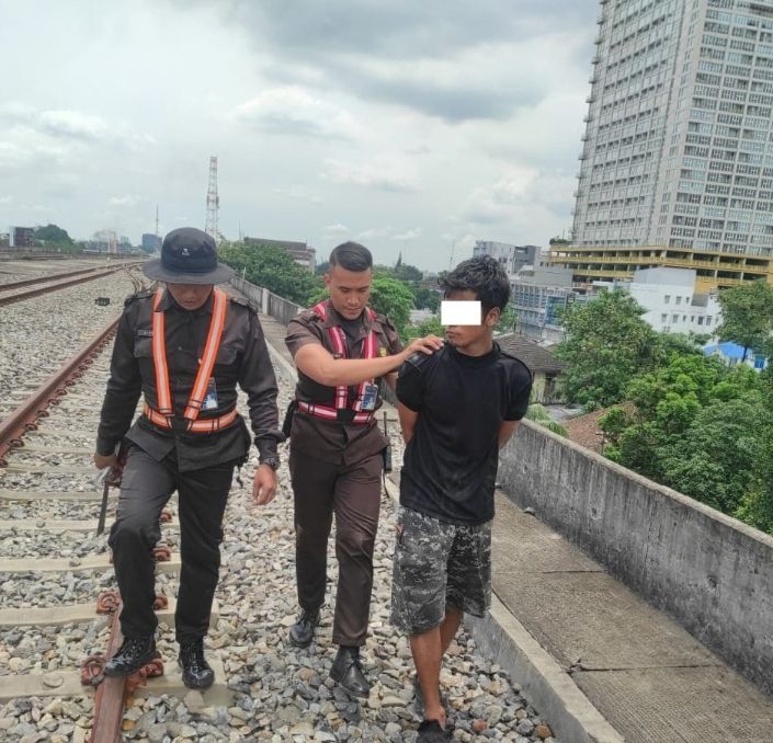 Petugas KAI Divre I Sumut Tangkap Pencuri Kabel Sinyal dan Telekomunikasi di Medan