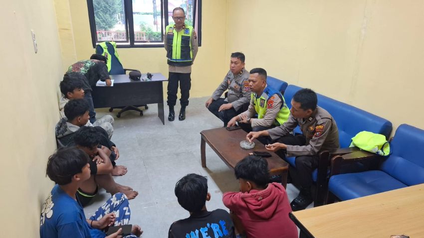 Sat Binmas Polres Pematangsiantar Lakukan Pembinaan 7 Remaja yang Diamankan Hendak Tawuran