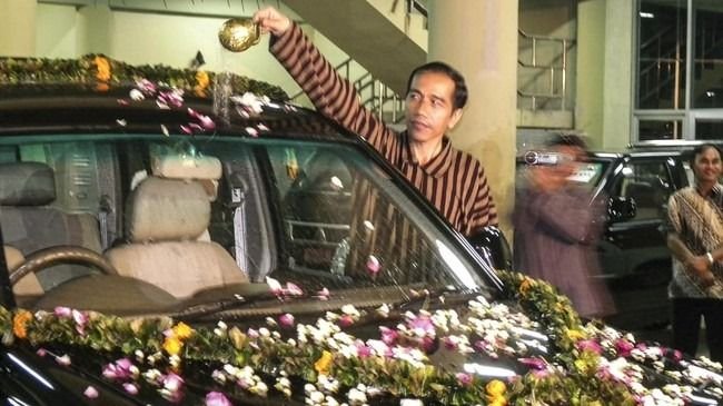 Putra Boyamin Gugat Jokowi ke PN Surakarta Terkait Mobil Esemka