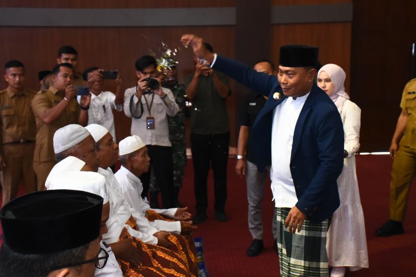 Wabup Deliserdang Tepung Tawar Jemaah Calon Haji