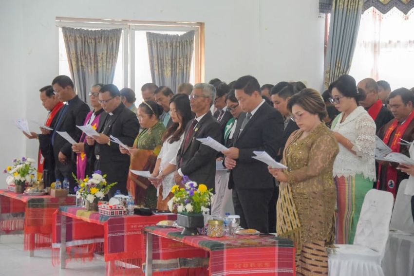 Pemerintah Bersama Masyarakat Humbahas Rayakan Paskah