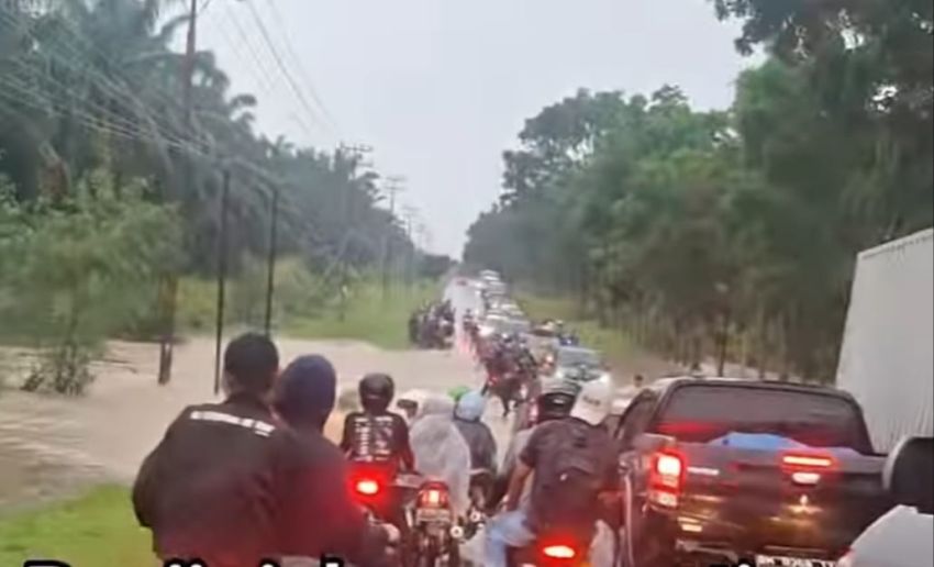 Curah Hujan Tinggi, Jalinsum Desa Perkebunan Berangir Labura Tergenang