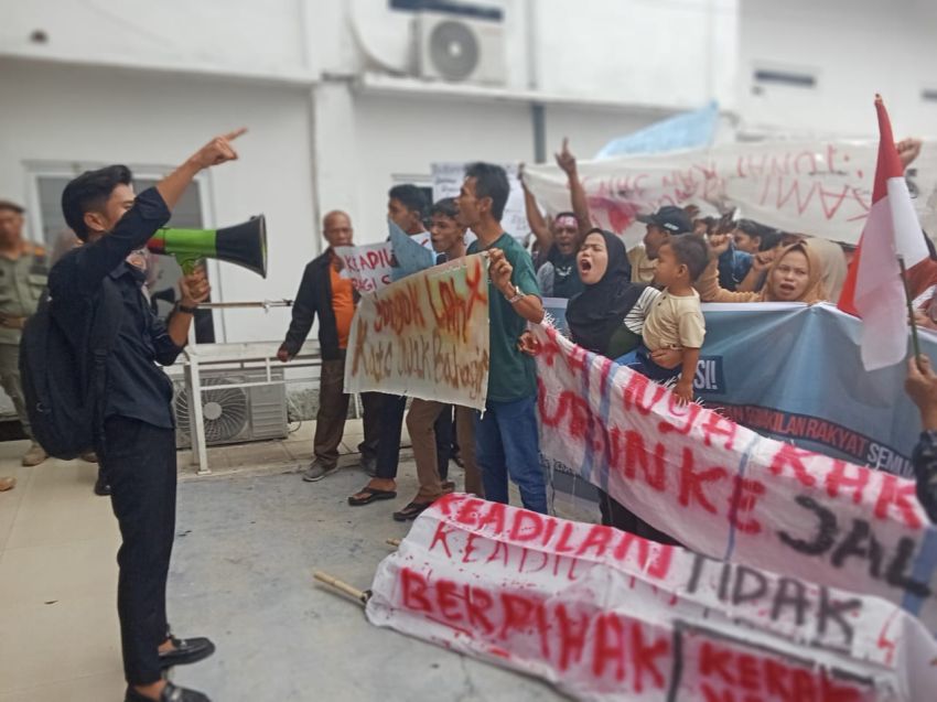 Aliansi Masyarakat Nibung Hangus Demo di DPRD Batubara Minta Segera Bangun Jalan Rusak Parah