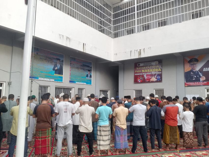WBP dan Pegawai Lapas Barus Laksanakan Sholat Idulfitri 1446 H