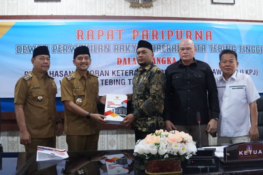 Sampaikan Nota Pengantar LKPJ TA 2024, Wali Kota: Pemko Tebingtinggi Dapat 4 Penghargaan