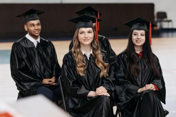 Mau Kuliah Gratis di Luar Negeri ? Ini 7 Universitas dengan Beasiswa Fully Funded