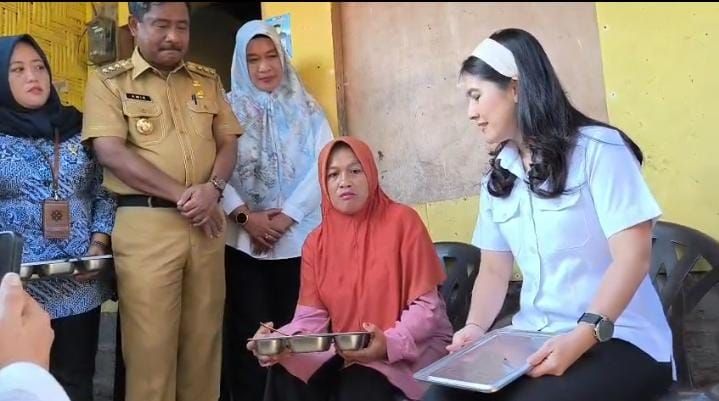 Kunjungi Kota Binjai, Wamen Kependudukan Bagikan MBG