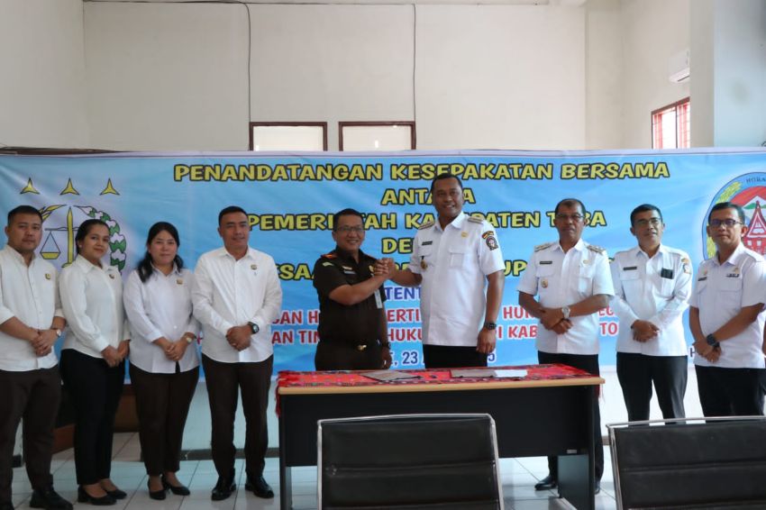 Pemkab dan Kejari Toba Tandatangani Kesepakatan Bersama Bidang Hukum