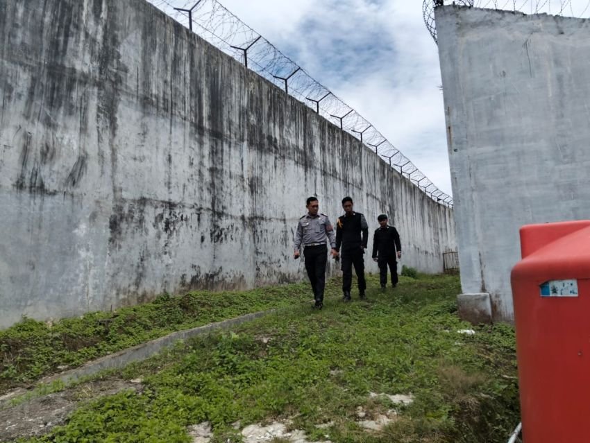 Petugas Lapas Narkotika Pematangsiantar Kontrol Area Branggang