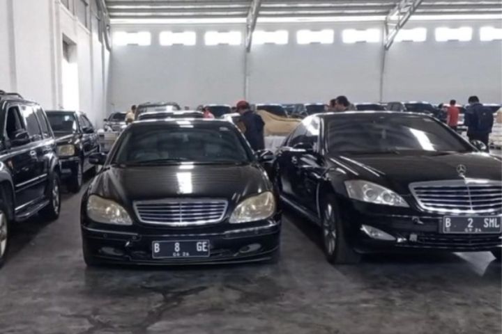 Lelang Aset Sritex: Deretan Mobil Mewah Termasuk Alphard hingga Mercy S Class