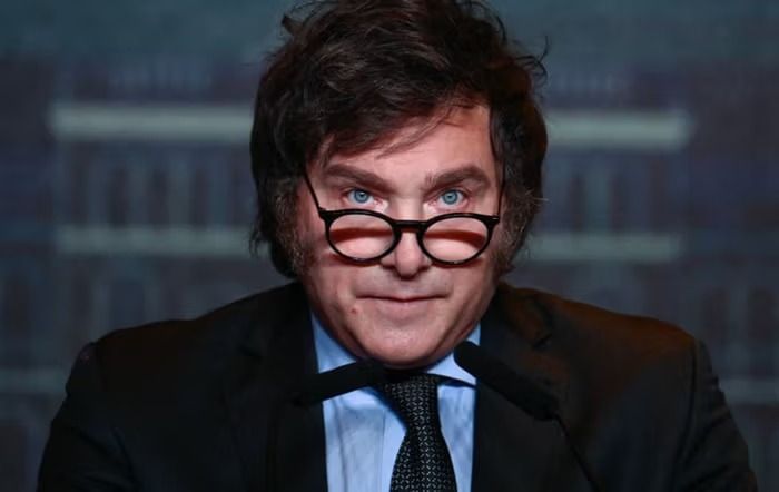 Presiden Argentina Tuding Jurnalis Sengaja Hantam Mikrofon ke Dirinya