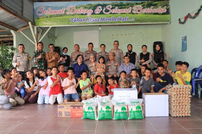 Kapolres Pematangsiantar Berbagi Kasih di Panti Asuhan Kasih Filadelfia