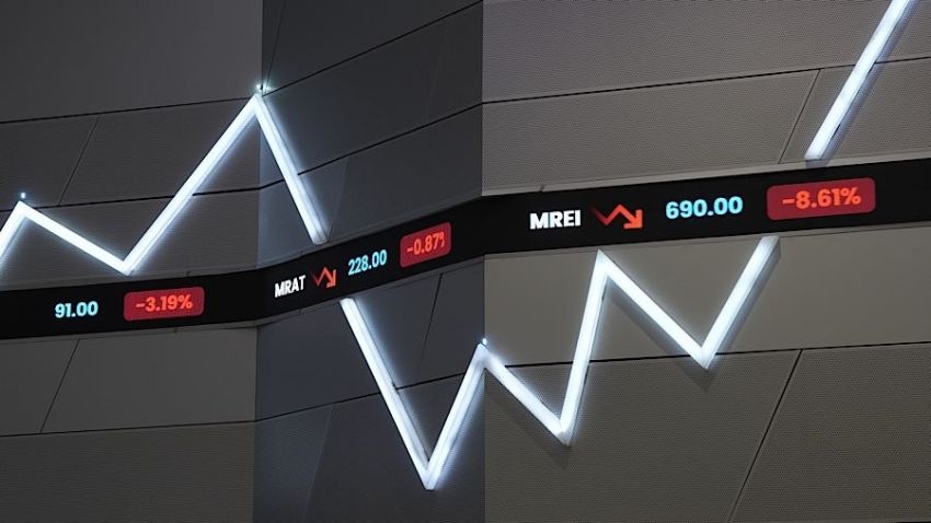 BI Turunkan Bunga Acuan, IHSG, Rupiah, dan Harga Emas Menguat