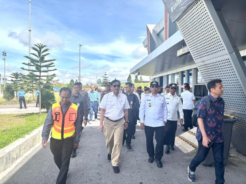 Tiba di Silangit, Ketua DEN RI Disambut 3 Kepala Daerah