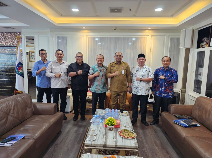 Wali Kota Tanjungbalai Kunjungi Kemendagri Ajukan Bantuan Hibah Mobil Damkar dan Dalmas Satpol PP