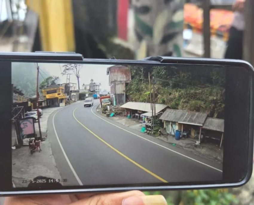 Tim RTMC Polda Sumut Upgrade CCTV Lalu Lintas Berastagi-Medan