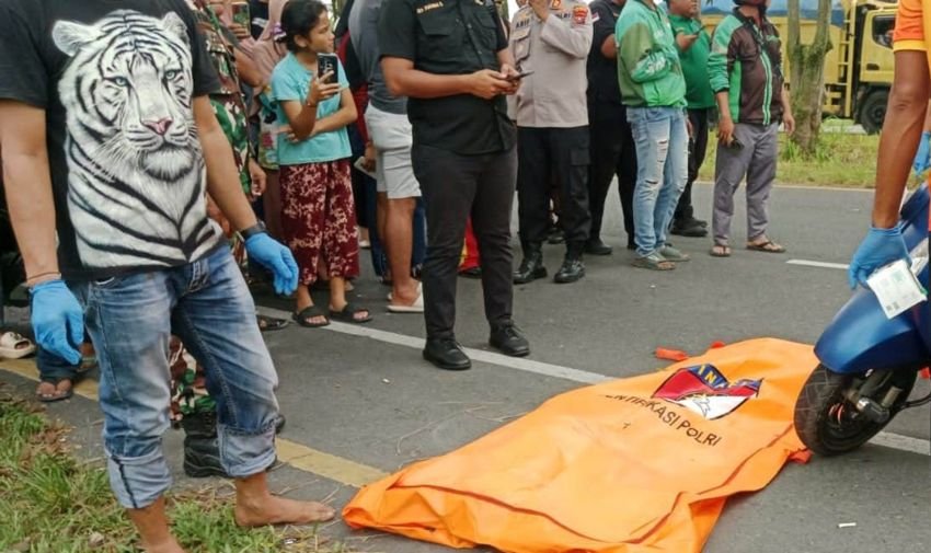 Mayat Mrs Membusuk Ditemukan di Parit Jalan Bandara Batangkuis