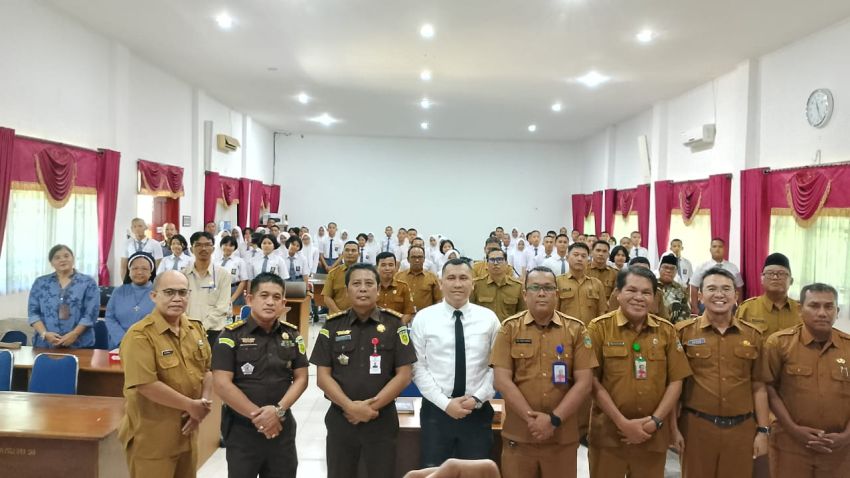 Kejari Sibolga Beri Penerangan Hukum kepada Guru di SMAN 1 Matauli