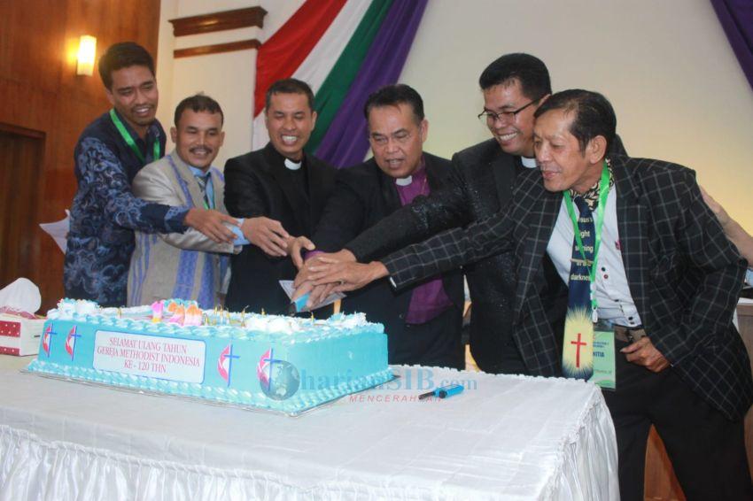 Rayakan HUT ke-120 GMI di Distrik 2 GMI Wilayah I, Bishop Kristi Wilson : Hadirkan Damai Sejahtera dan Perdamaian