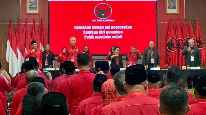Bupati Tapteng Terima Surat dari Ketum PDIP Soal Geopark Kaldera Toba