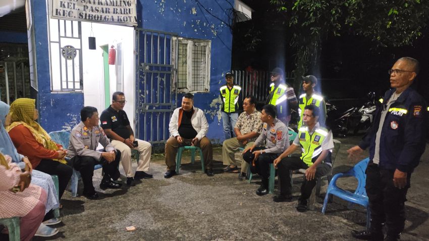 Kapolres Sibolga Kunjungi Petugas Jaga Malam di Pos Satkamling