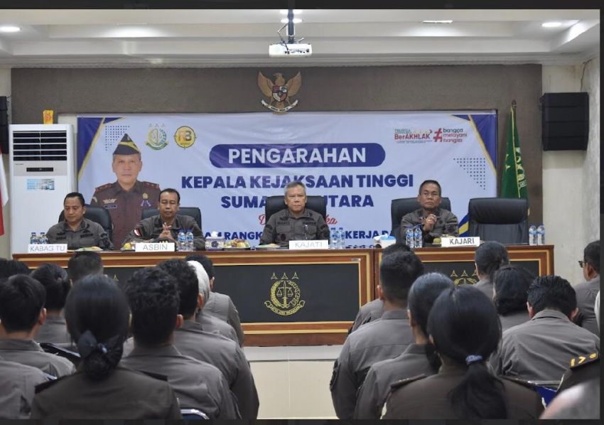 Kunker ke Tapteng dan Sibolga, Kajati Sumut Tekankan Pentingnya Disiplin Kerja