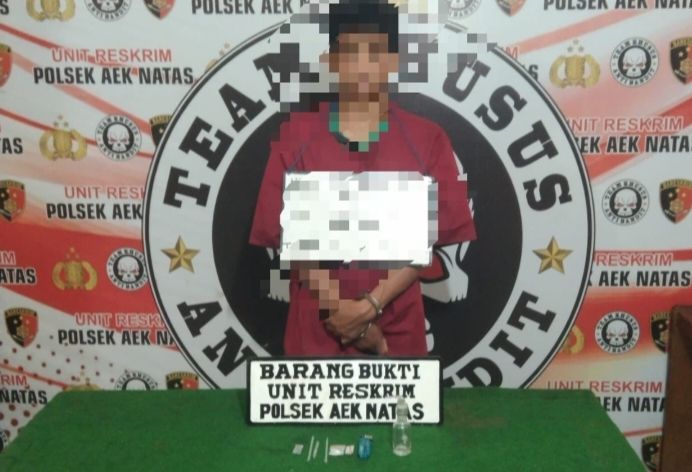 Digerebek Polisi, Pemuda 19 Tahun Tertangkap Nyabu di Rumah Warga Labura
