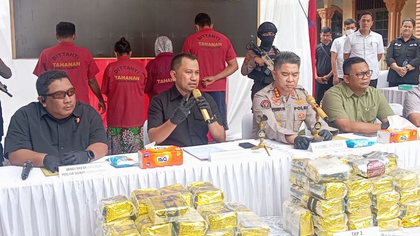 Polda Sumut Bersama Polda Sumsel Ungkap Pengiriman 100 Kg Sabu antarProvinsi, 4 Ditangkap dan 2 DPO