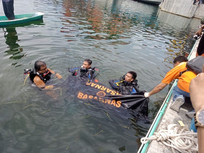 Polres Samosir Bersama Tim Basarnas Temukan Tiga Pelajar Tenggelam di Danau Toba