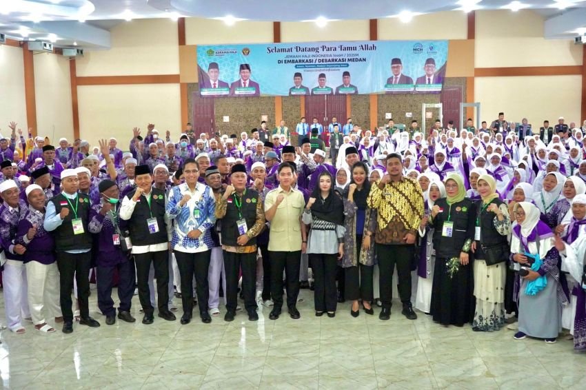 Wapres Gibran Raakabuming Raka Sapa Jemaah Haji Medan, Usulkan 'Fast Track' bagi Lansia