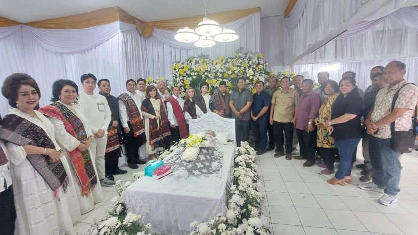 Ny Alm Prof dr Boloni Marpaung, Masnida Ulina br Ritonga Meninggal Dunia, Keluarga Besar SIB Berduka
