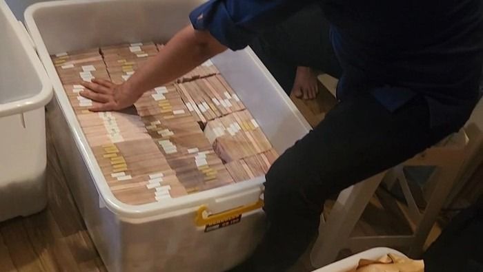 Duit dan Emas Rp 1 T yang Ditimbun Eks Pejabat MA Dirampas untuk Negara