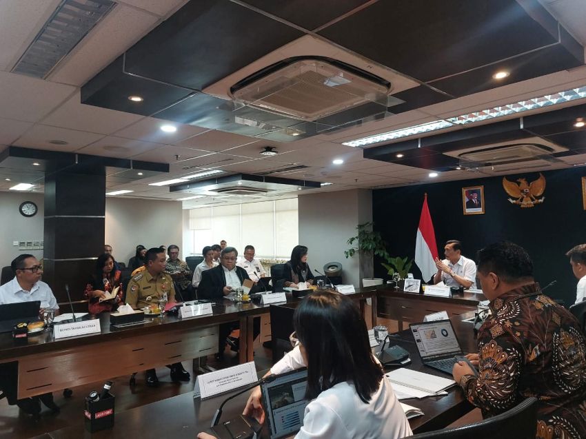 Bupati Humbahas Promosikan Objek Wisata Seribu Goa Kepada Ketua DEN dan Menpar