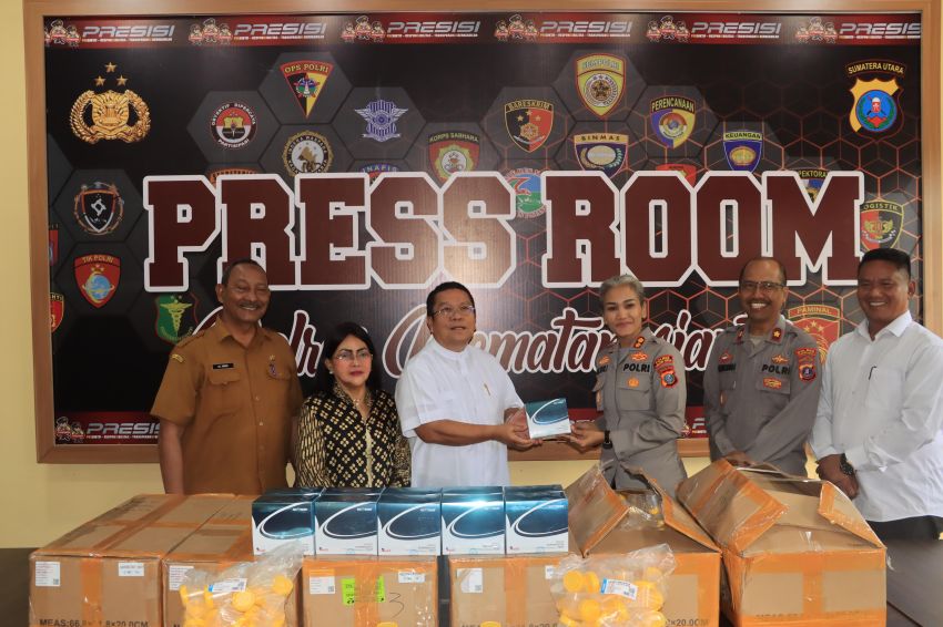 Dukung Pemberantasan Narkoba, Kapolres Pematangsiantar Terima Bantuan 1200 Alat Test Urine