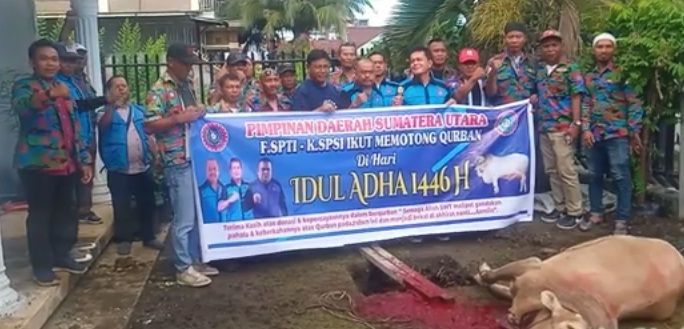 Rayakan Iduladha, F SPTI - K SPSI Sumut Bagikan Daging Kurban