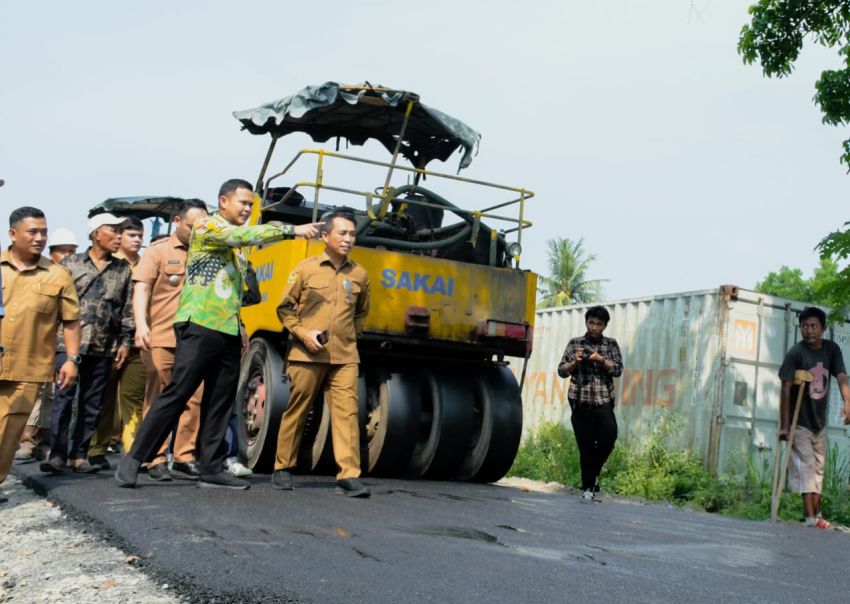 Wabup Sergai Tinjau Pembangunan Jalan dan Foodcourt di Perbaungan