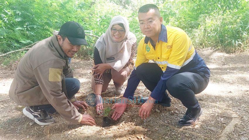 Petani Lingkar Tambang PT DPM di Dairi Dilatih Budidaya Kopi Robusta dan Terima Bibit