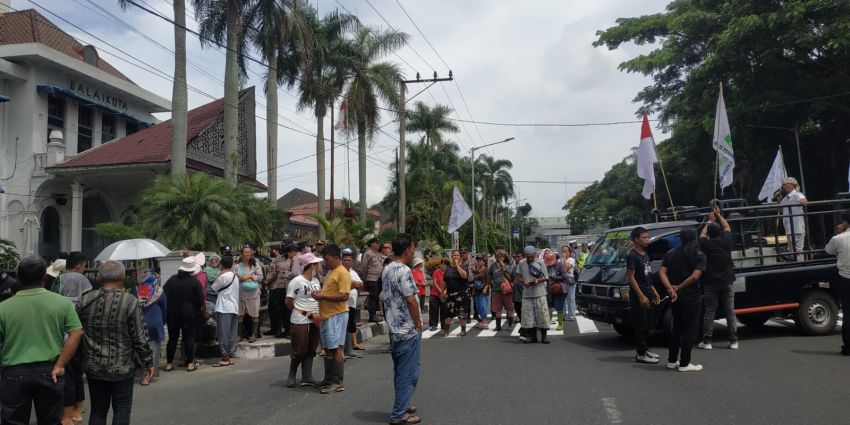 Komunitas Pedagang Pasar Horas Gedung IV Aksi ke Kantor Wali Kota Pematangsiantar