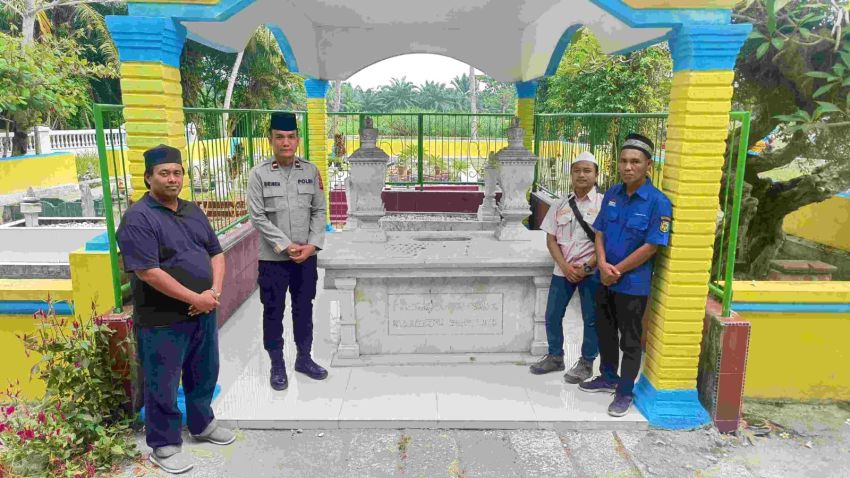 Polsek Tanjung Beringin Ziarah ke Makam Raja Bedagai, Lestarikan Sejarah Lokal