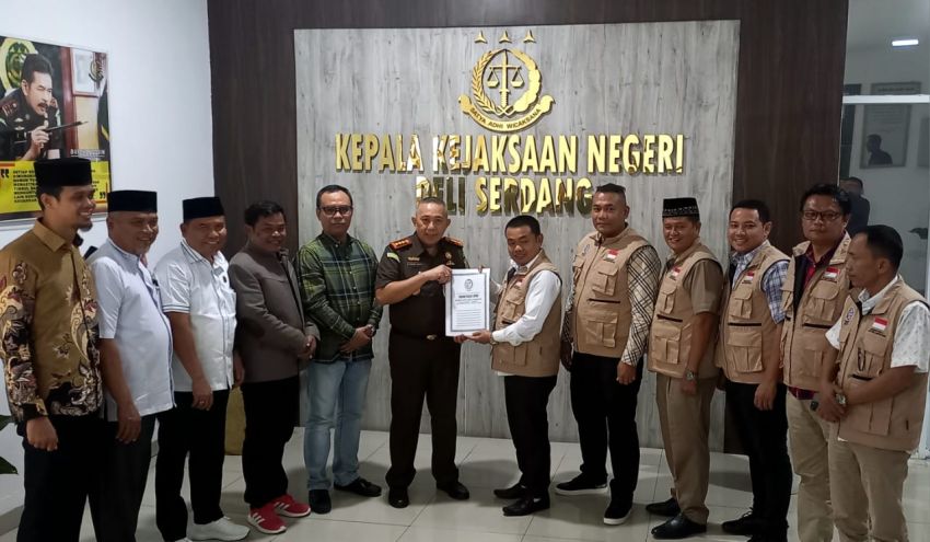 DPRD Deliserdang Serahkan Dokumen Dugaan Kebocoran PAD Rp 50,9 Miliar ke Kejaksaan