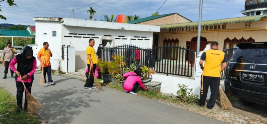 Sambut HUT ke-79 Bhayangkara, Polsek Tanah Pinem Lakukan Bakti Sosial