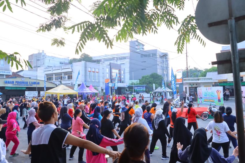 Jelang HUT ke-79 Bhayangkara, Polres Tebingtinggi Gelar Senam Gemoy Bersama Masyarakat