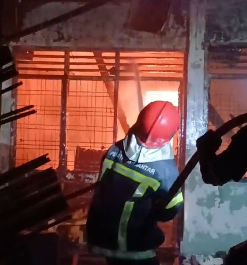 6 Unit Rumah Terbakar di Komplek Rindam I/BB di Kota Pematangsiantar