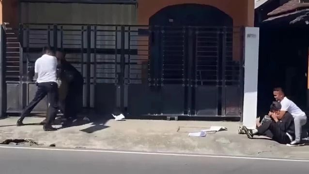 Bentangkan Poster di Blitar, Paspampres Gibran Halau 2 Mahasiswa